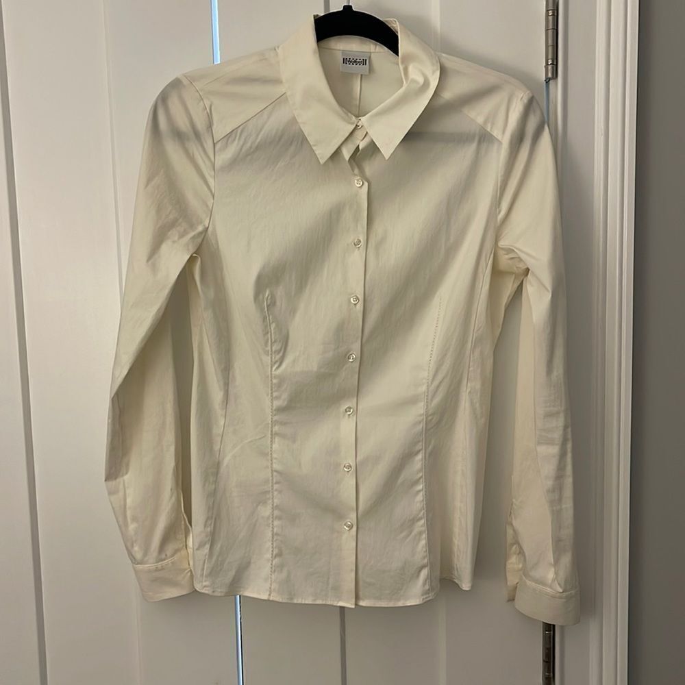 WOLFORD SIZE 36 CREAM BUTTON DOWN